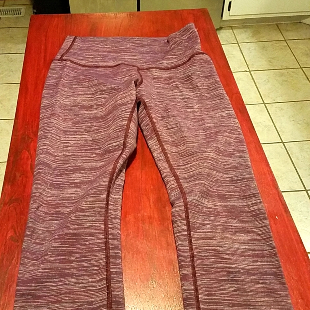 Lululemon size 8 leggings / yoga /workout tights